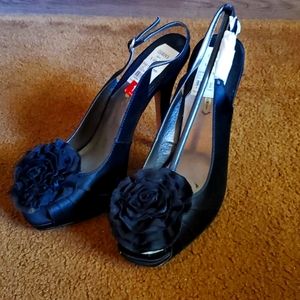 Maxstudio womens satin, chiffon Heels